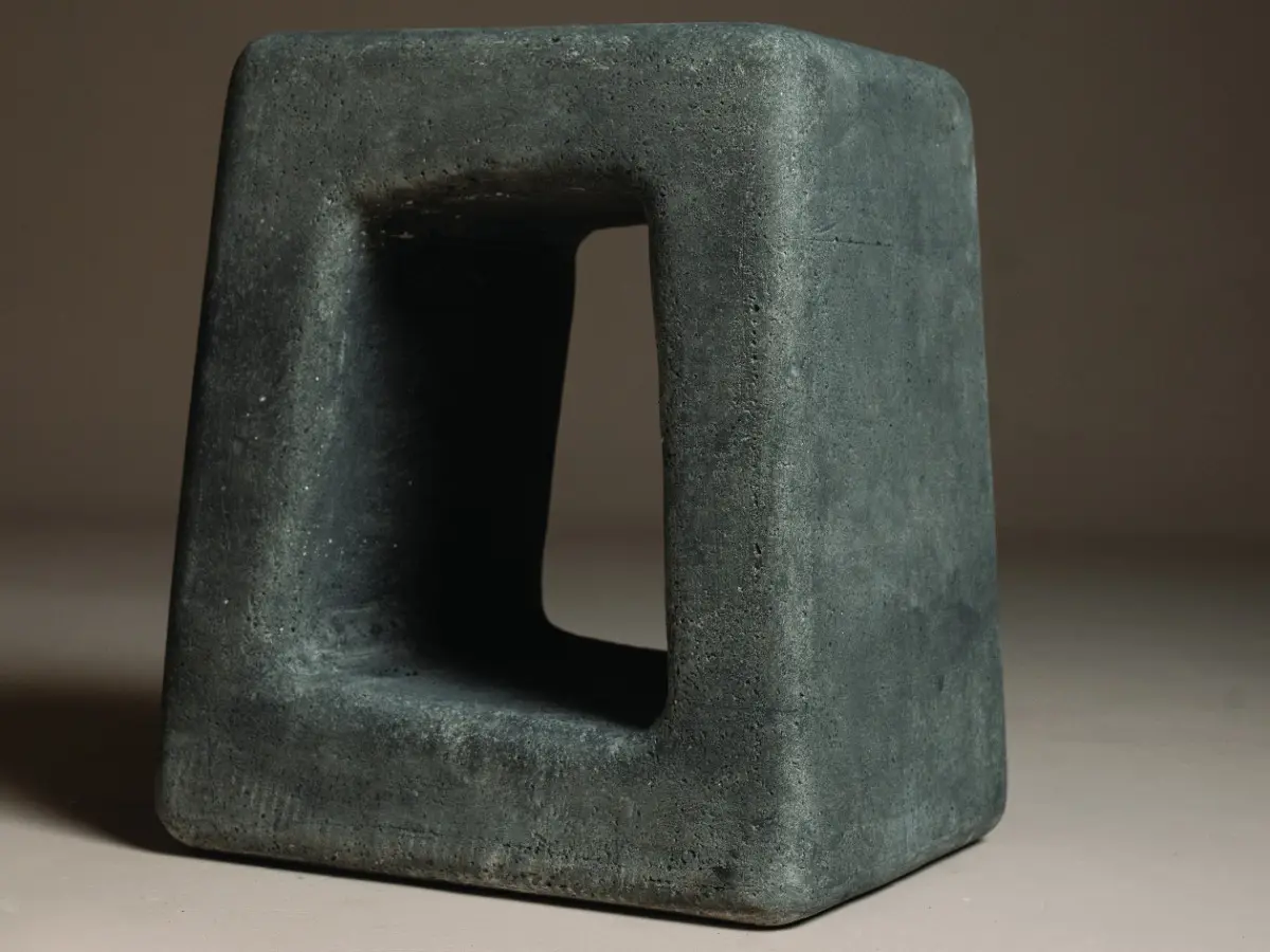 SASSI Stool, design by Paola Navone OTTO Studio - lavorazione artigianale Made in Italy