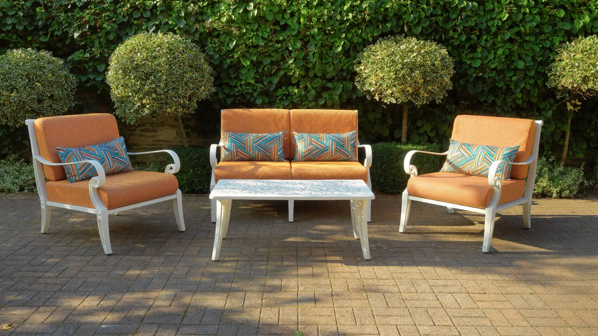 Scroll_Sofa_and_Lounge_Chairs.jpg