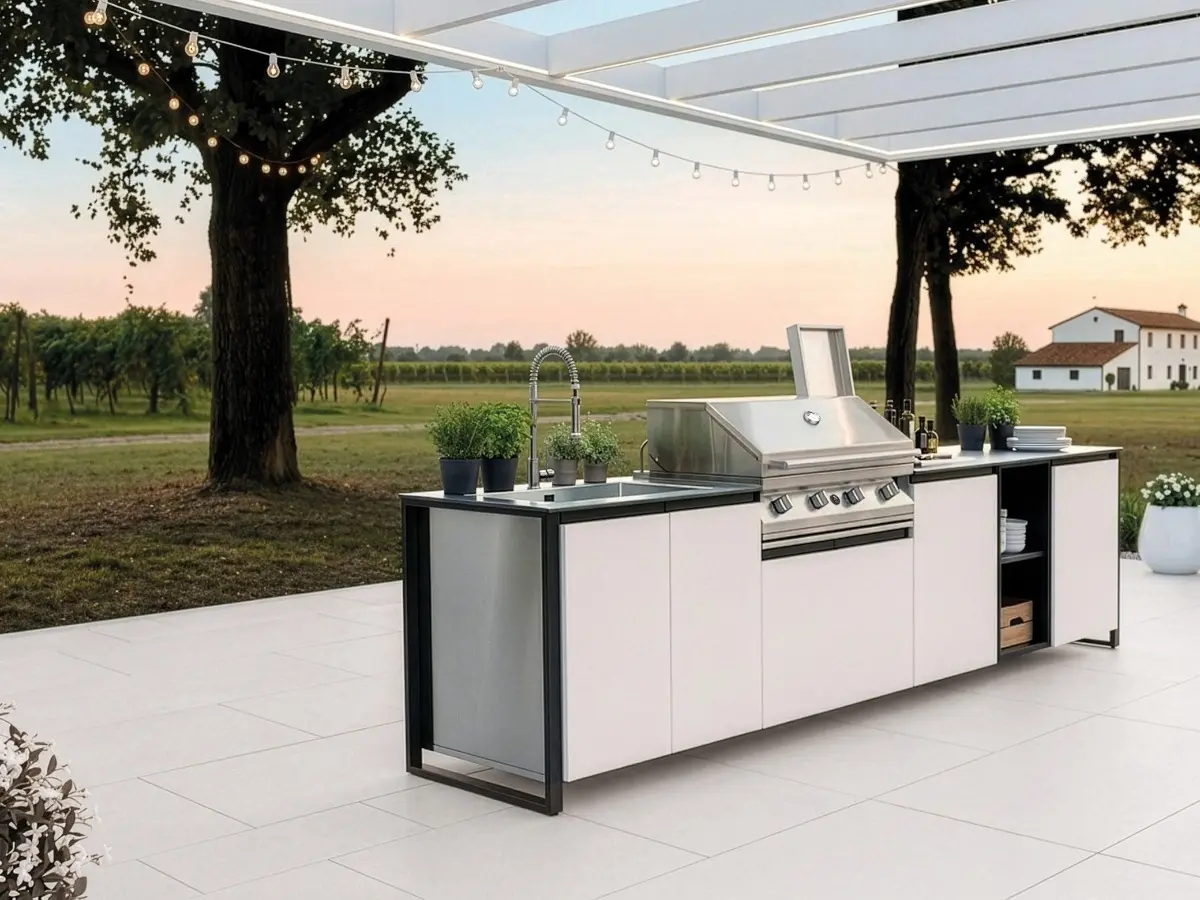 picture of an outdoor stainless steel kitchen