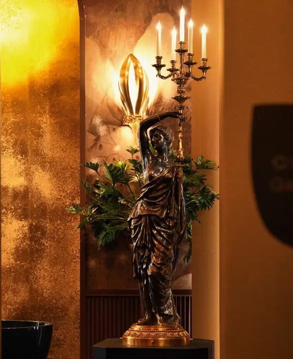 Statua a candelabro