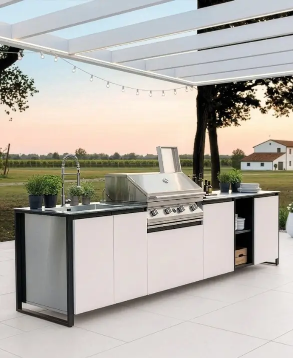 picture of an outdoor stainless steel kitchen