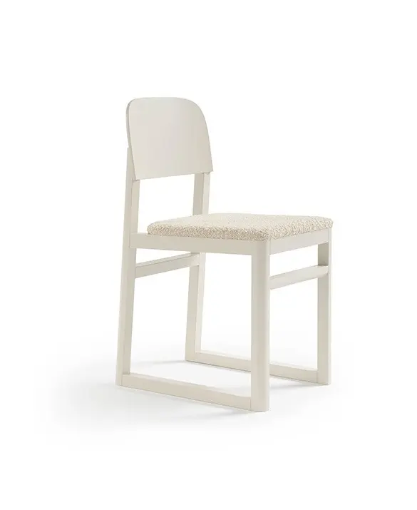 Bob Chair in beechwood