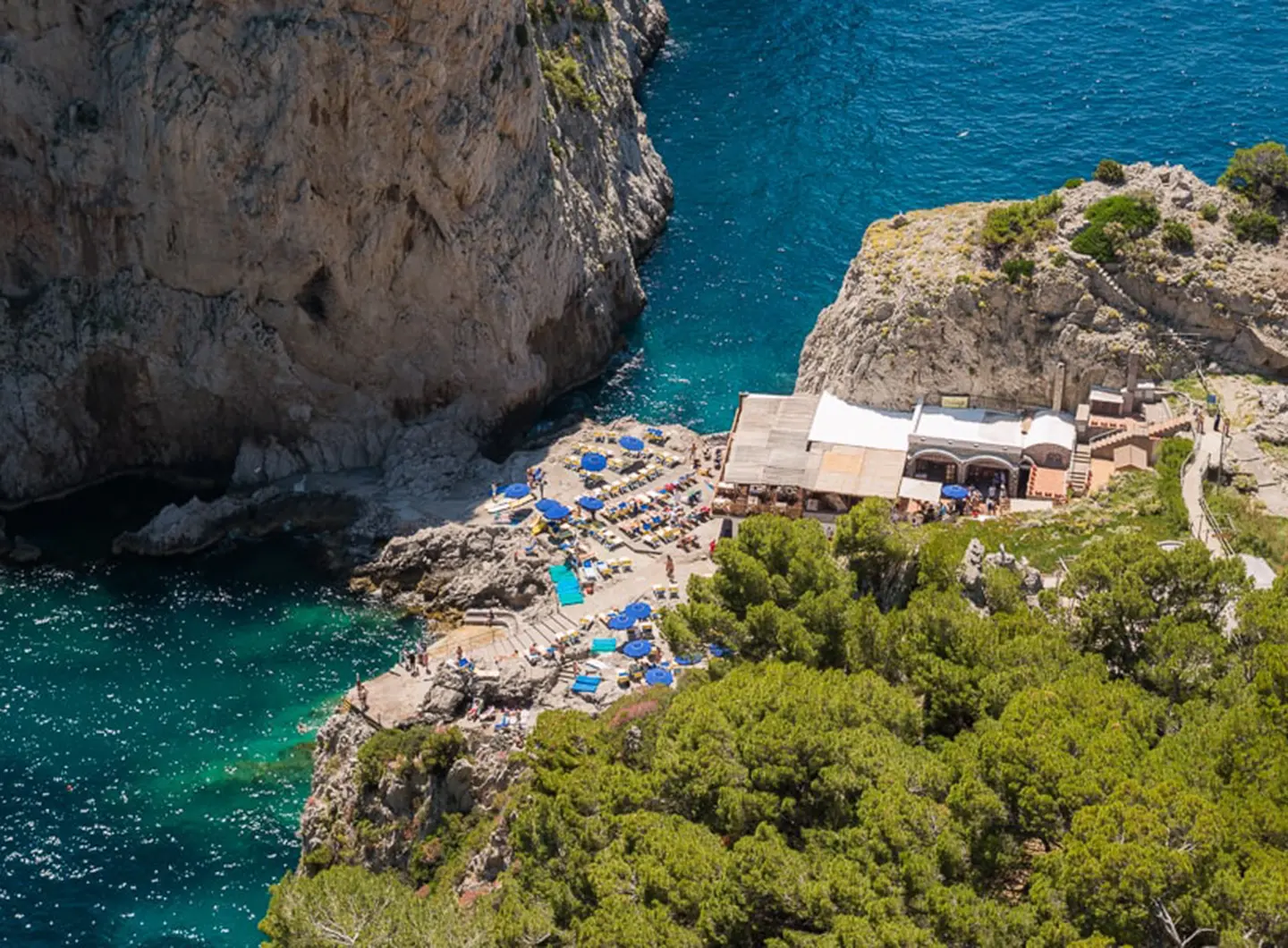 Da Luigi ai Faraglioni, Capri, struttura progressiva senza autore unico - Courtesy Luigi ai Faraglioni