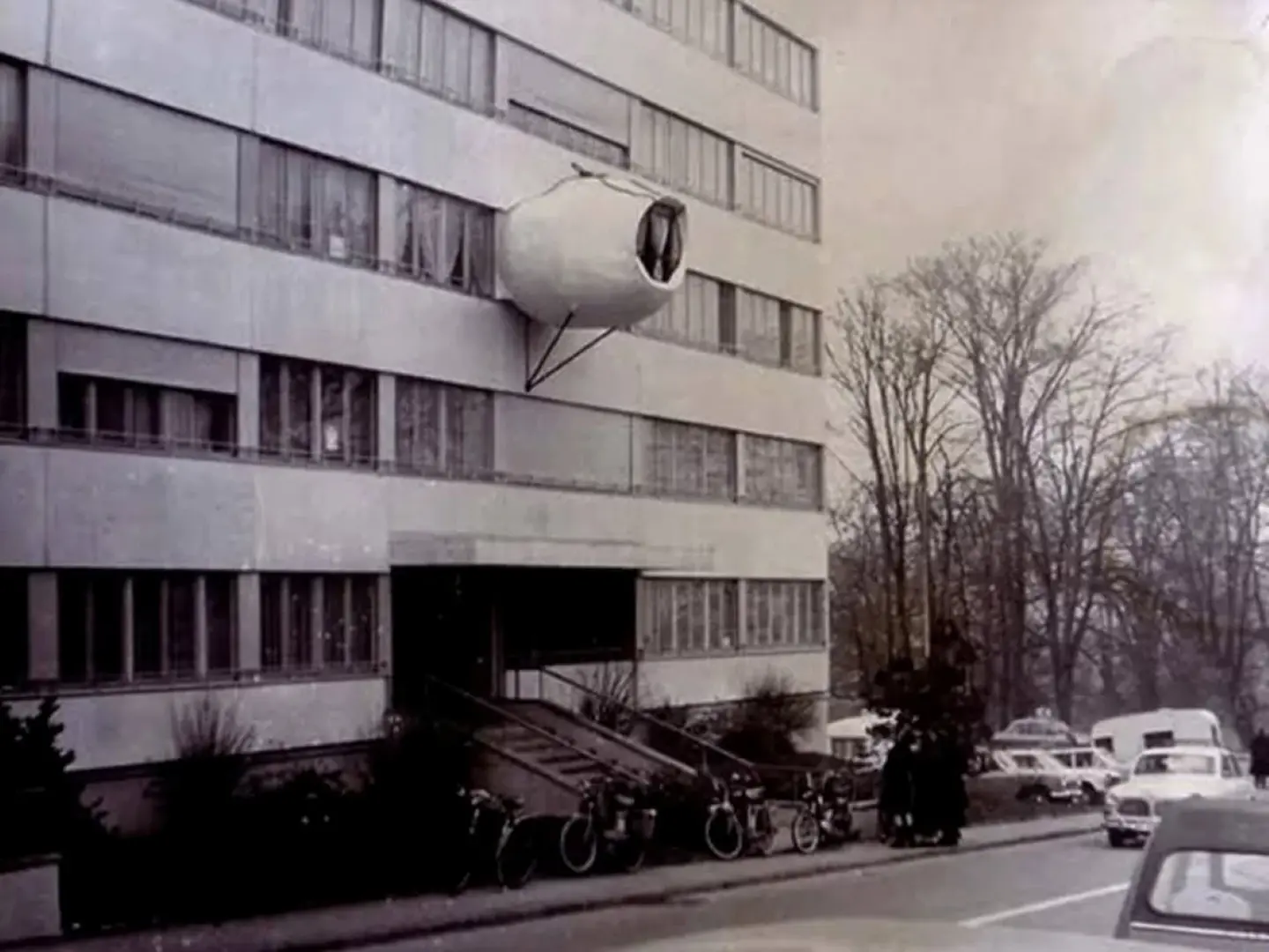 Le “Cellules Parasites” di Jean-Louis Chanéac, 1968: volumi in plastica agganciati alle facciate degli edifici - Credits Jean-Louis Chanéac 