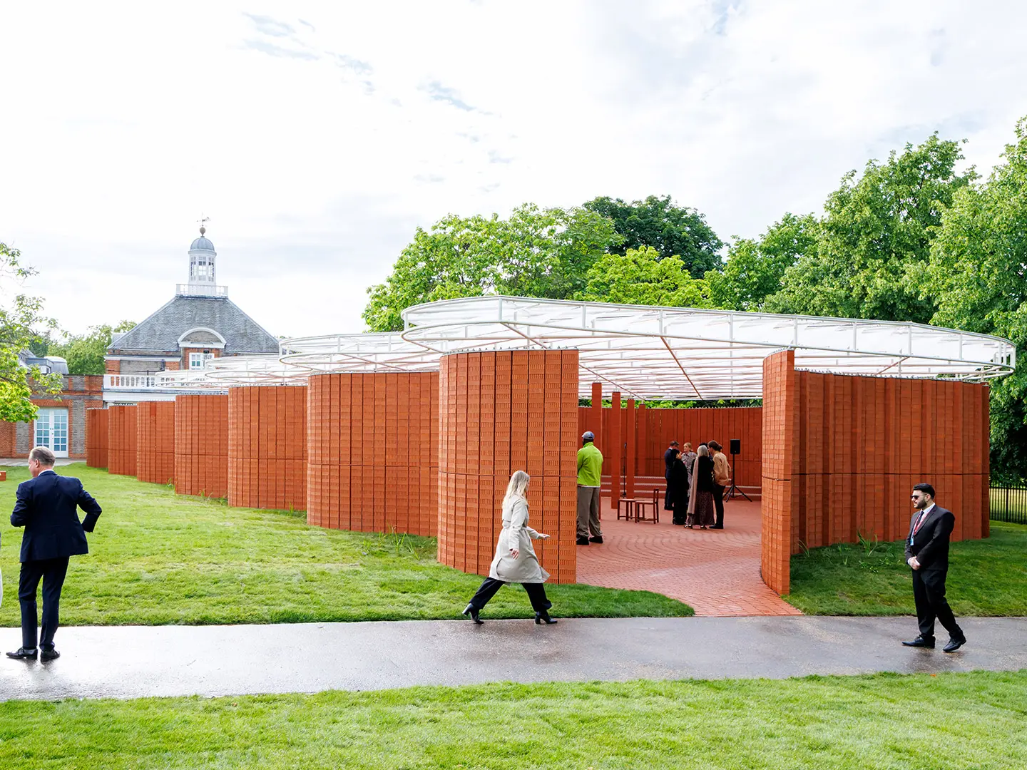 Serpentine Pavilion 2026 'a serpentine', designed by Isabel Abascal and Alessandro Arienzo, LANZA atelier. Exterior view © LANZA atelier. Photo Iwan Baan. Courtesy Serpentine.