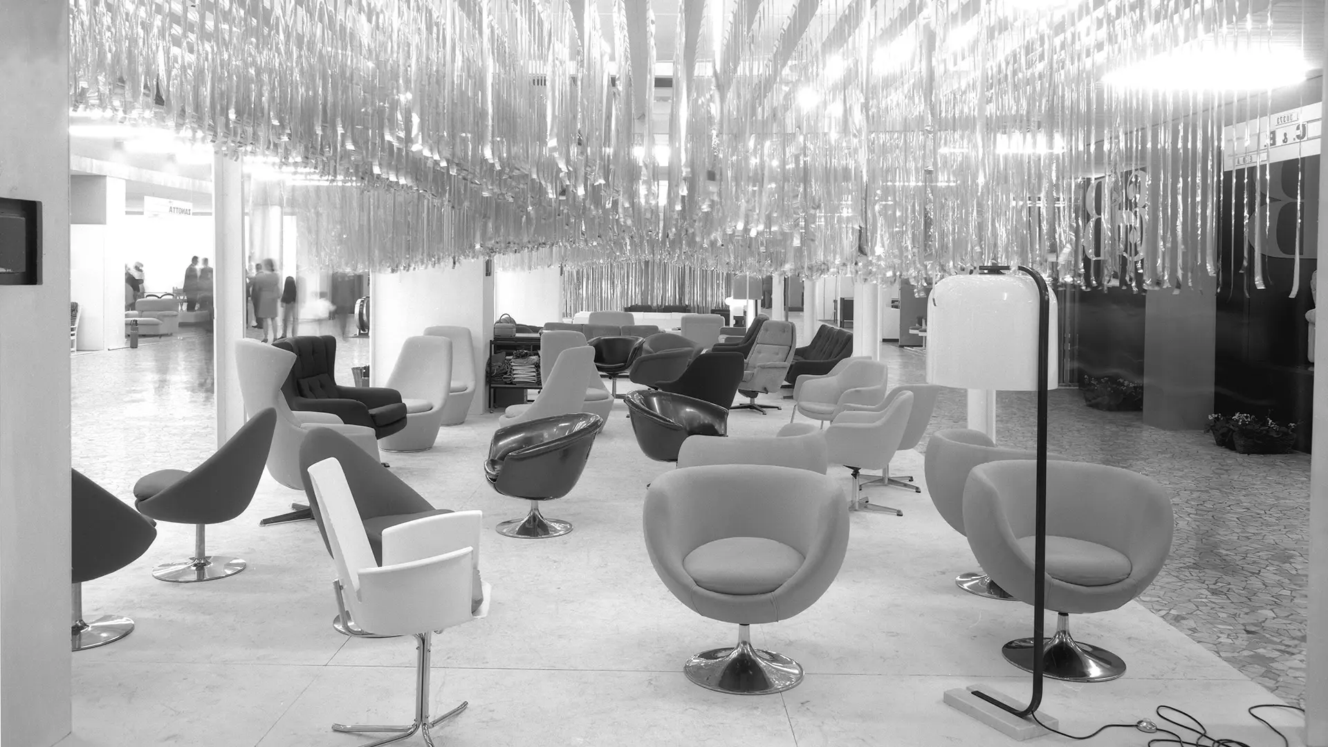 UNO-STAND-1967-salone-milano