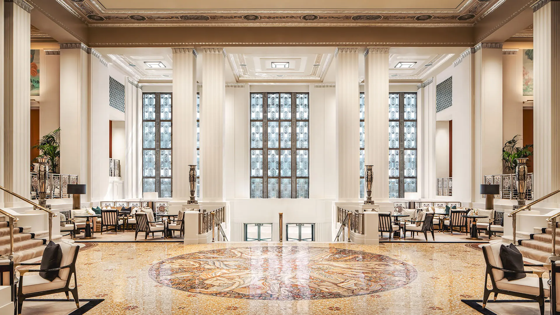 entrance Waldorf Astoria in New York
