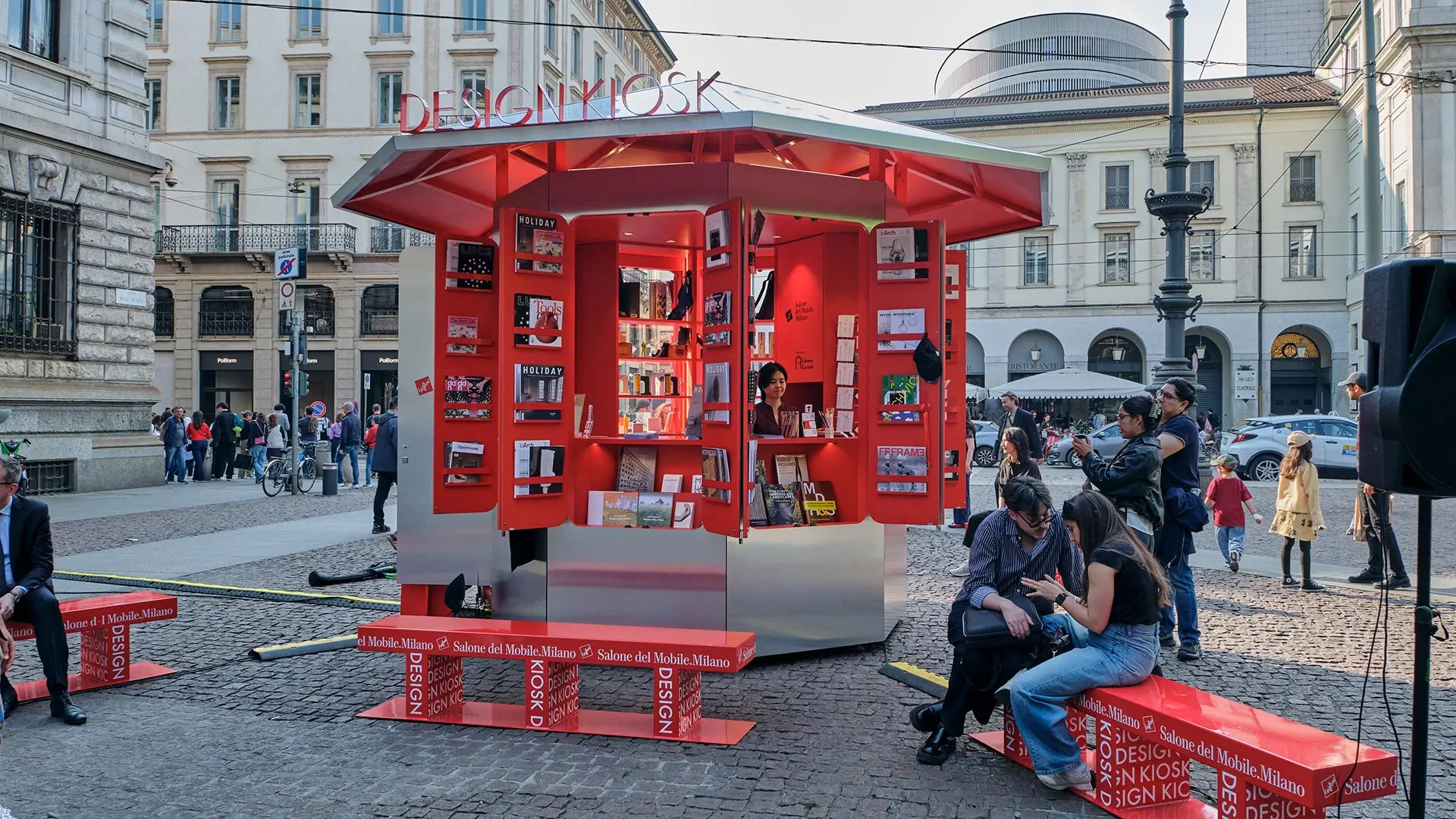 Design Kiosk, Piazza della Scala - Ph. Alessandro Russotti