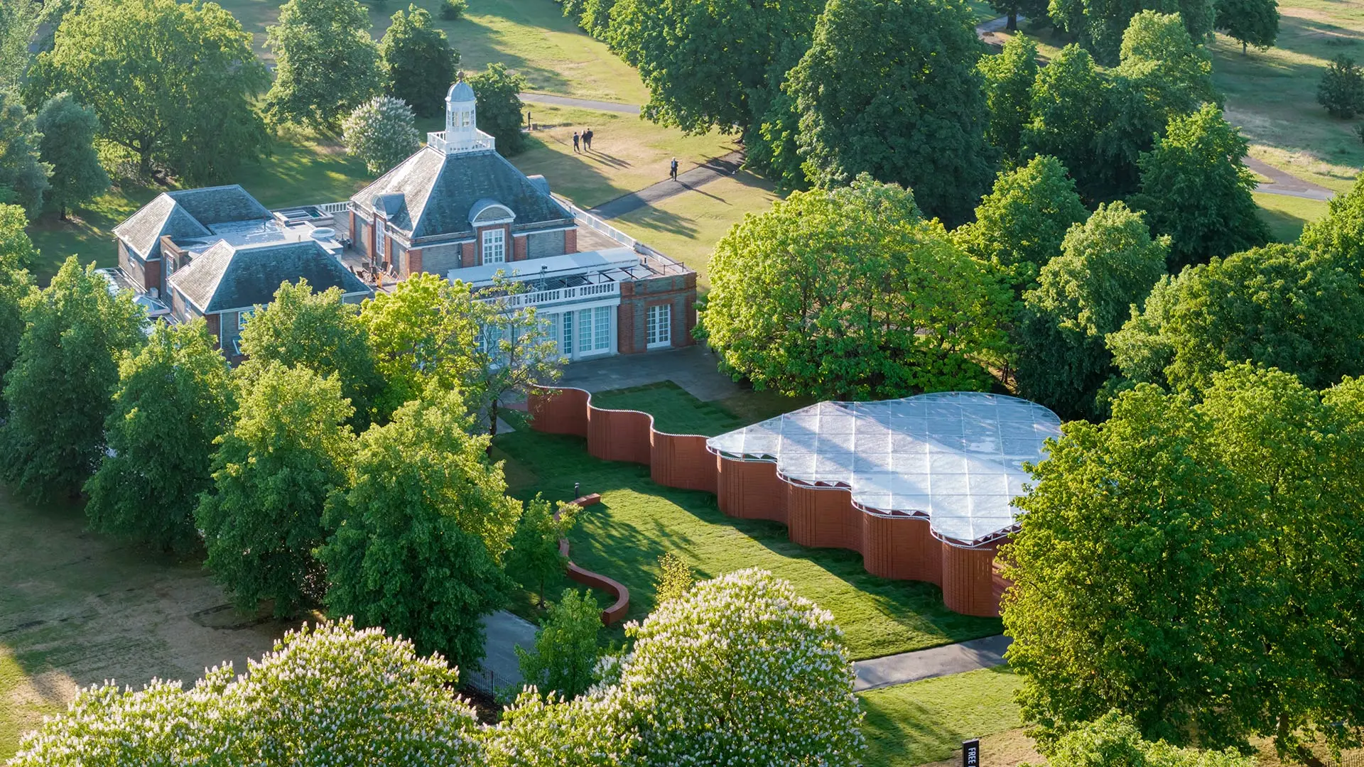 Serpentine Pavilion 2026 a serpentine, designed by Isabel Abascal and Alessandro Arienzo, LANZA atelier. Exterior view © LANZA atelier, Photo Iwan Baan, Courtesy Serpentine.