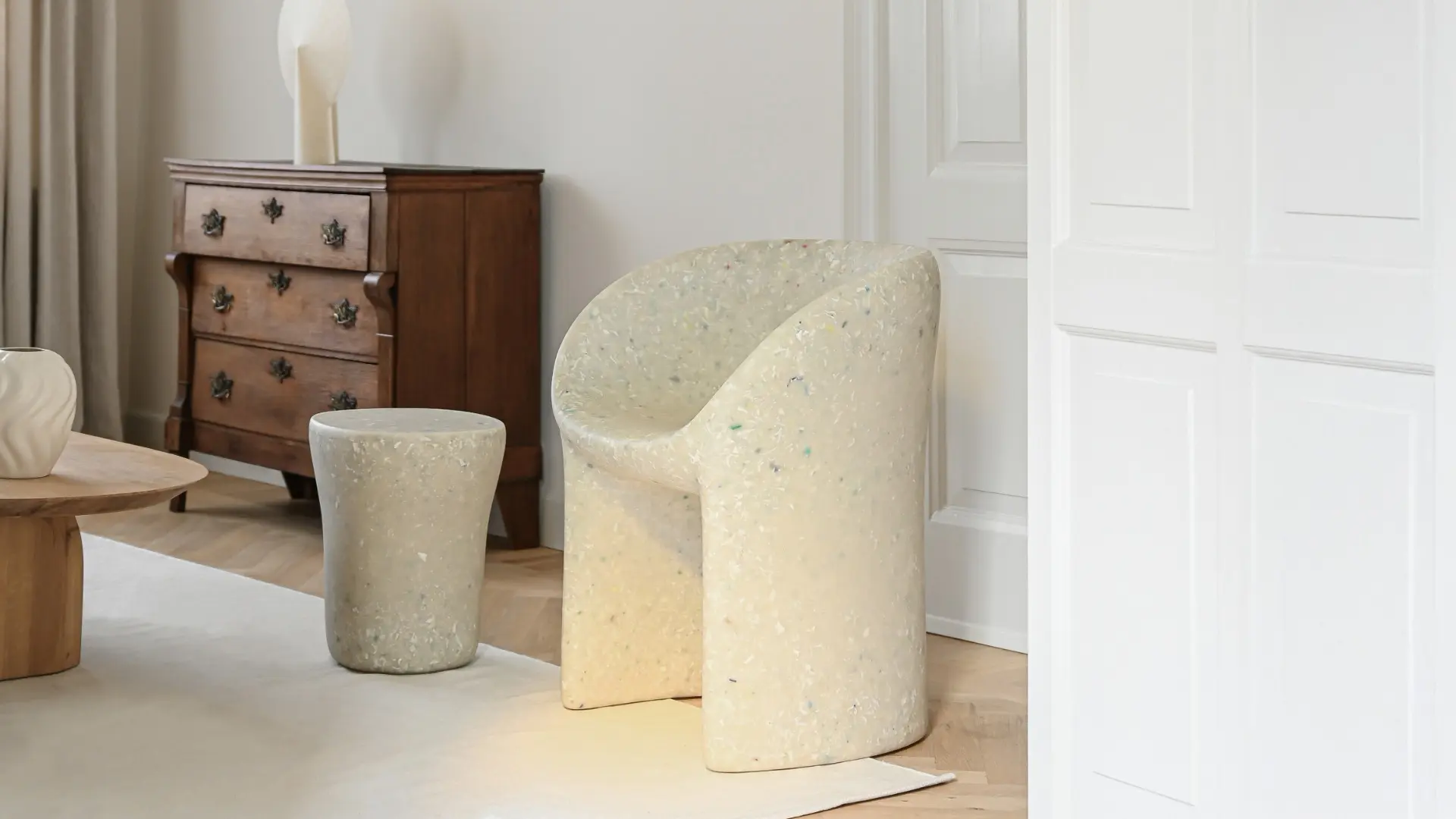 ecoBirdy - Richard Armchair & Judy Side Table
