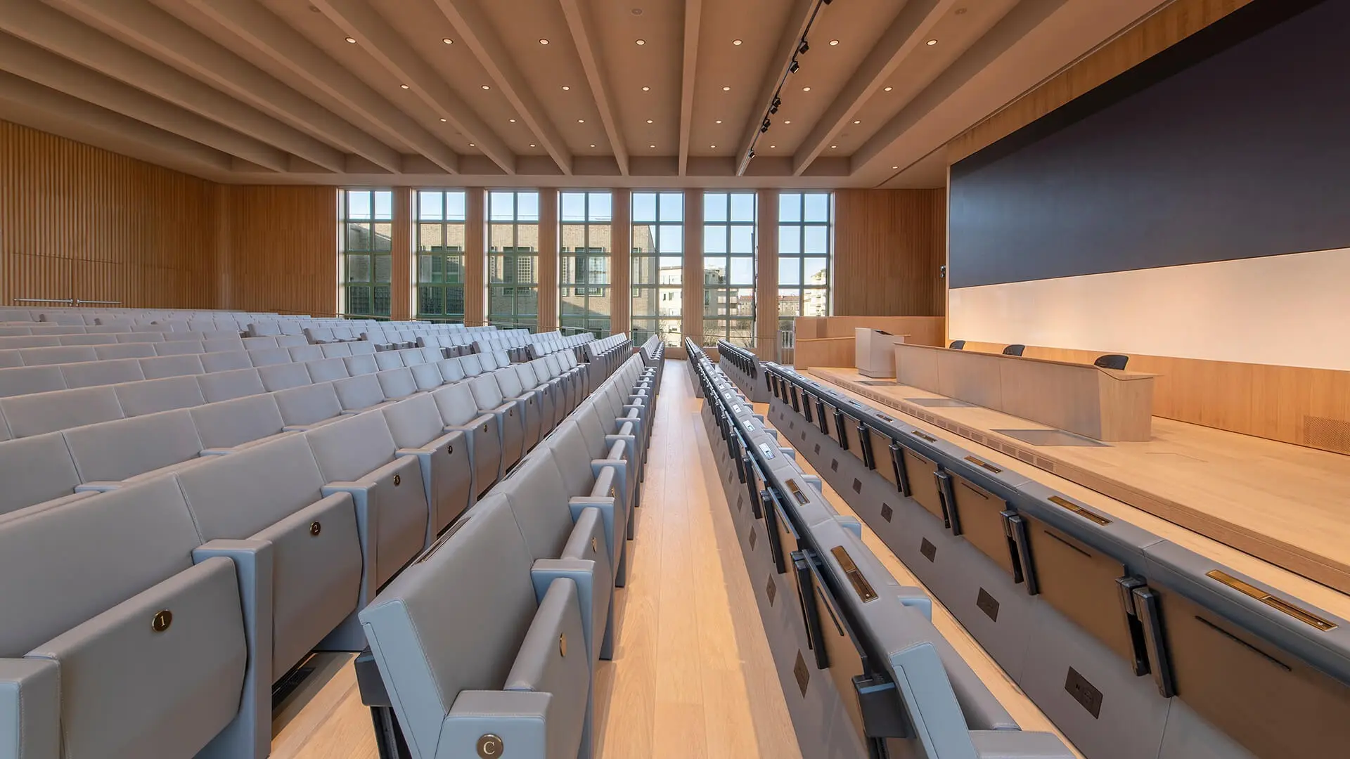 Poltrona con tavolino per auditorium universitario