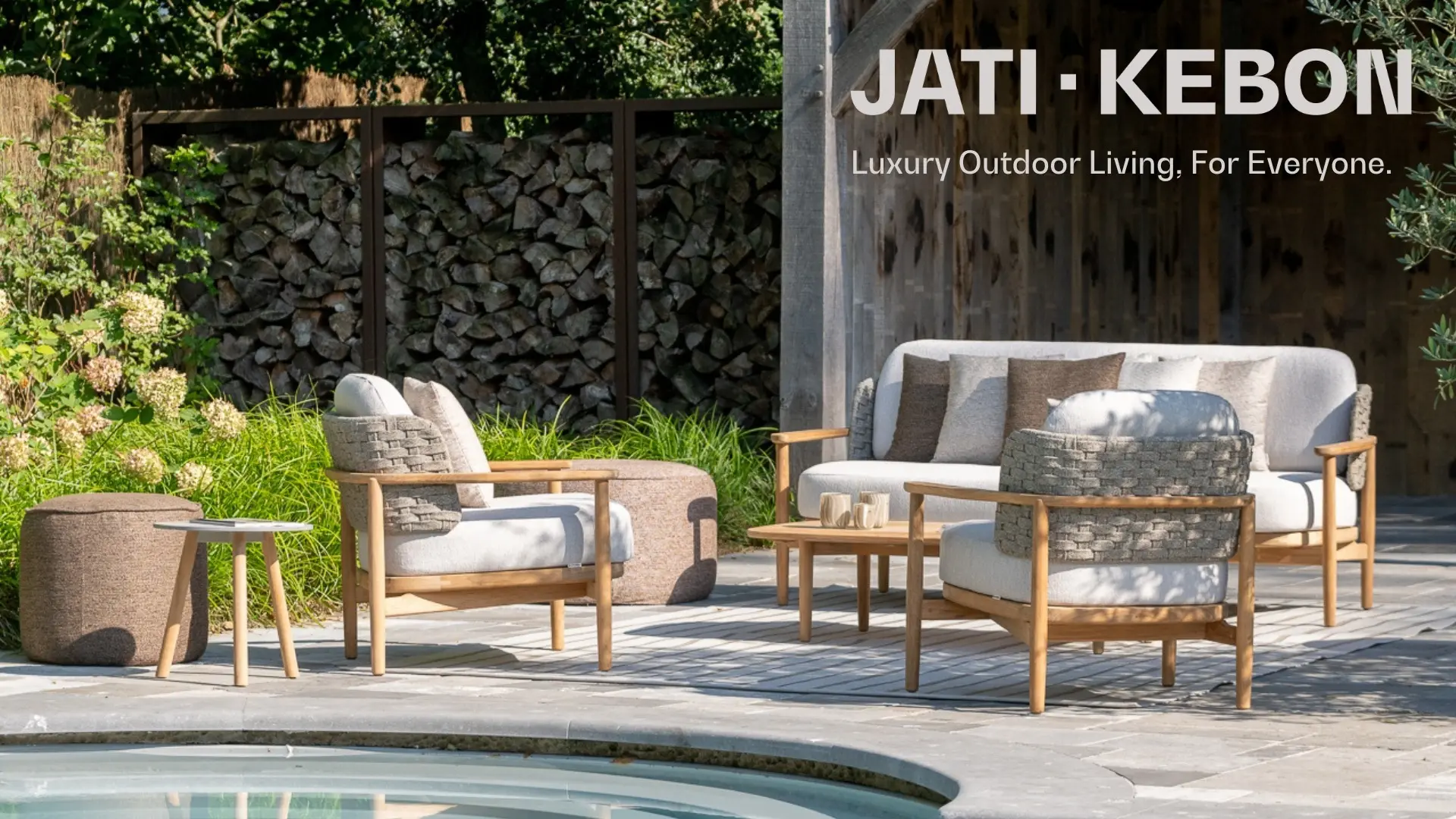 Luxury_Outdoor_Living__For_Everyone.jpg