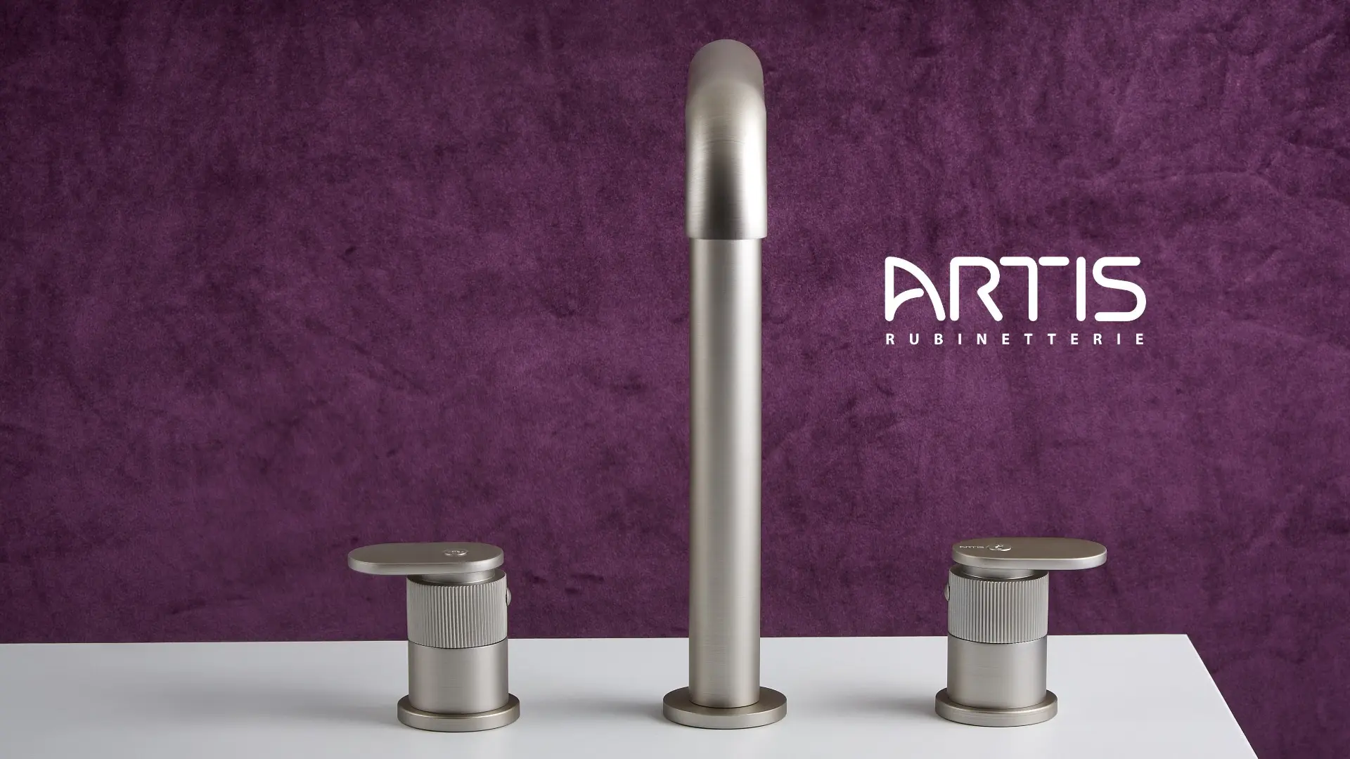 Rubinetto tre fori lavabo in finitura HRC 